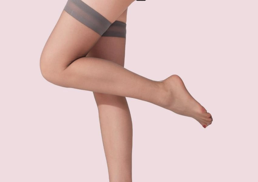 Transparent and seamless long stockings